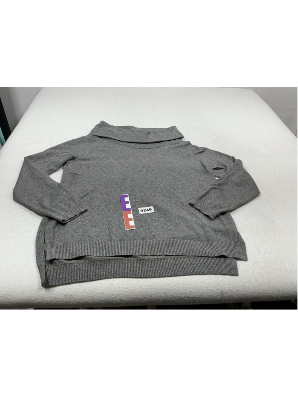Womans Excellent Cyrus Pullover Sweater Large Gray Cowl Neck